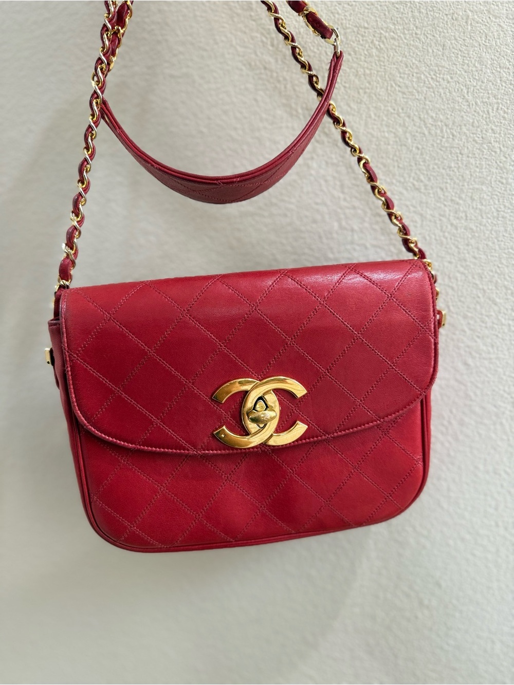 CHANEL Single Flap Red Quilted Leather Vintage Bag Gold CC Hardware
